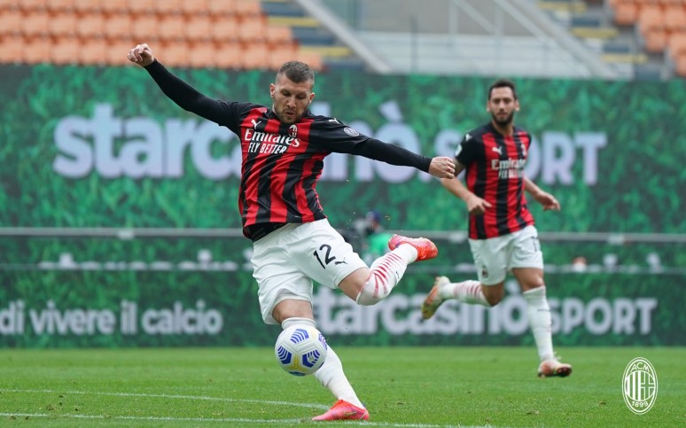 Cały czas w grze. Milan 2-1 Genoa.